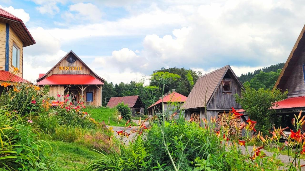 La Vieille Ferme, Ecogite Saint-Fulgence Eksteriør billede